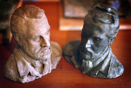 Skådespelaren och rollen, Keve Hjelm, brons och terracotta. The actor and his role, bronze and terracotta, sculpture in bronze, cire perdue, the artists own casting.